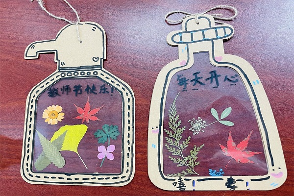 【八坼街道】友谊村：绘本里的老师--致敬教师节活动3--.jpg
