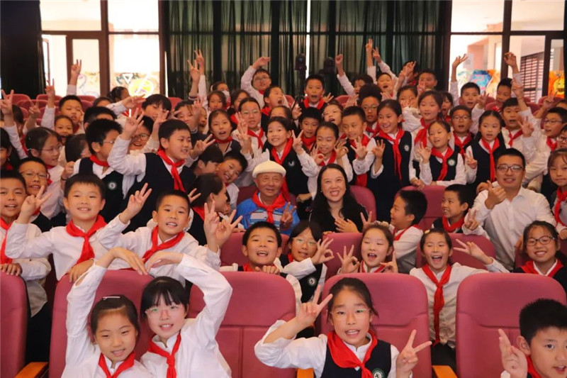 22d91d7b18464f97bf5f6f24094545ba (1).jpg