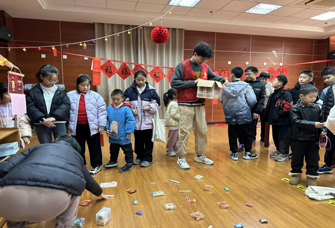 同里镇文厍村萌娃戏金蛇 一“童”趣大赶集（活动两则）2.png