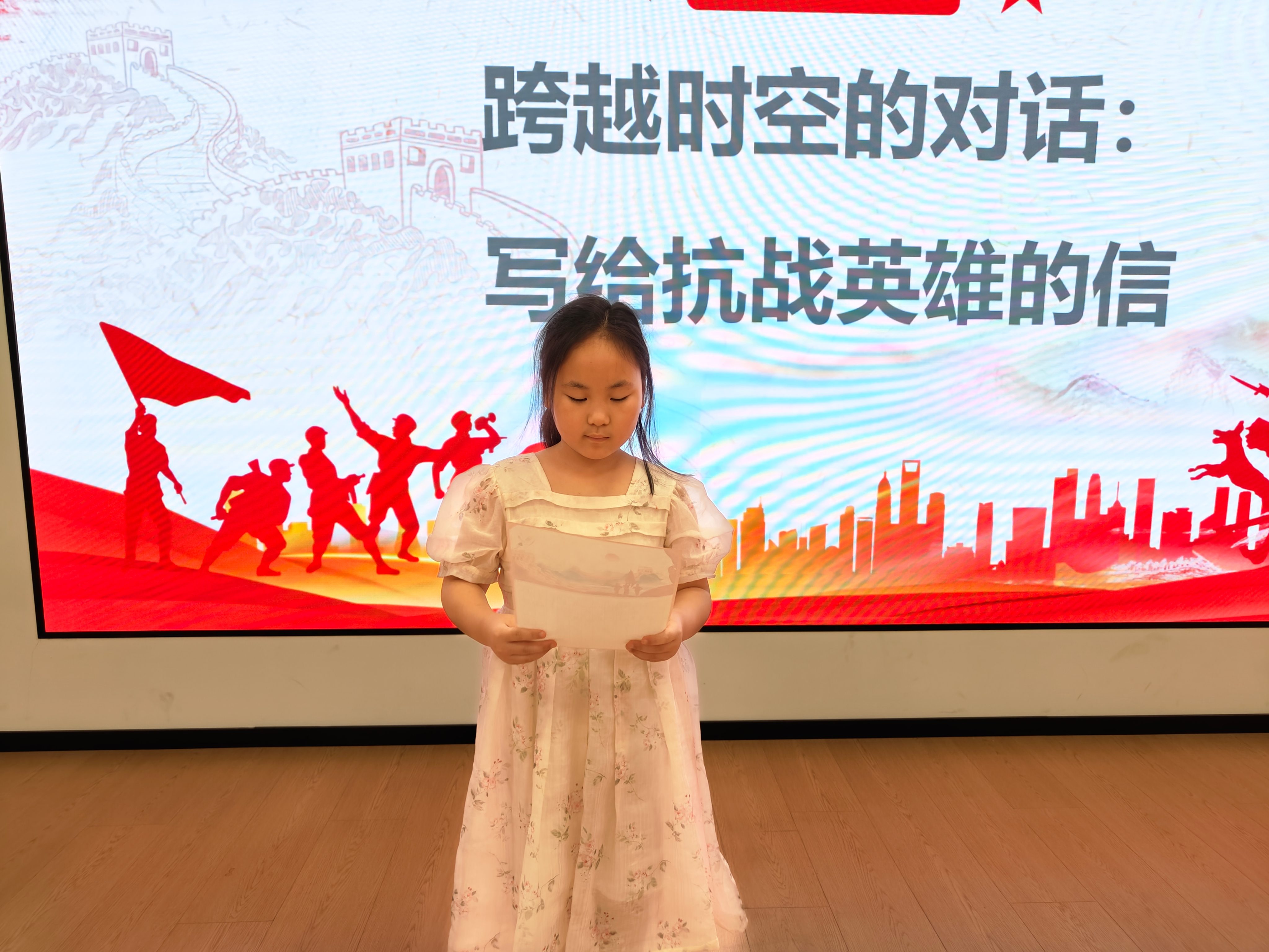 1758003240113603.jpg 北桥街道灵峰村关工委联合苏州相城区心流青少年发展服务中心开展了“猫耳洞精神:致敬最可爱的人”—爱国主义系列活动。图片二.jpg
