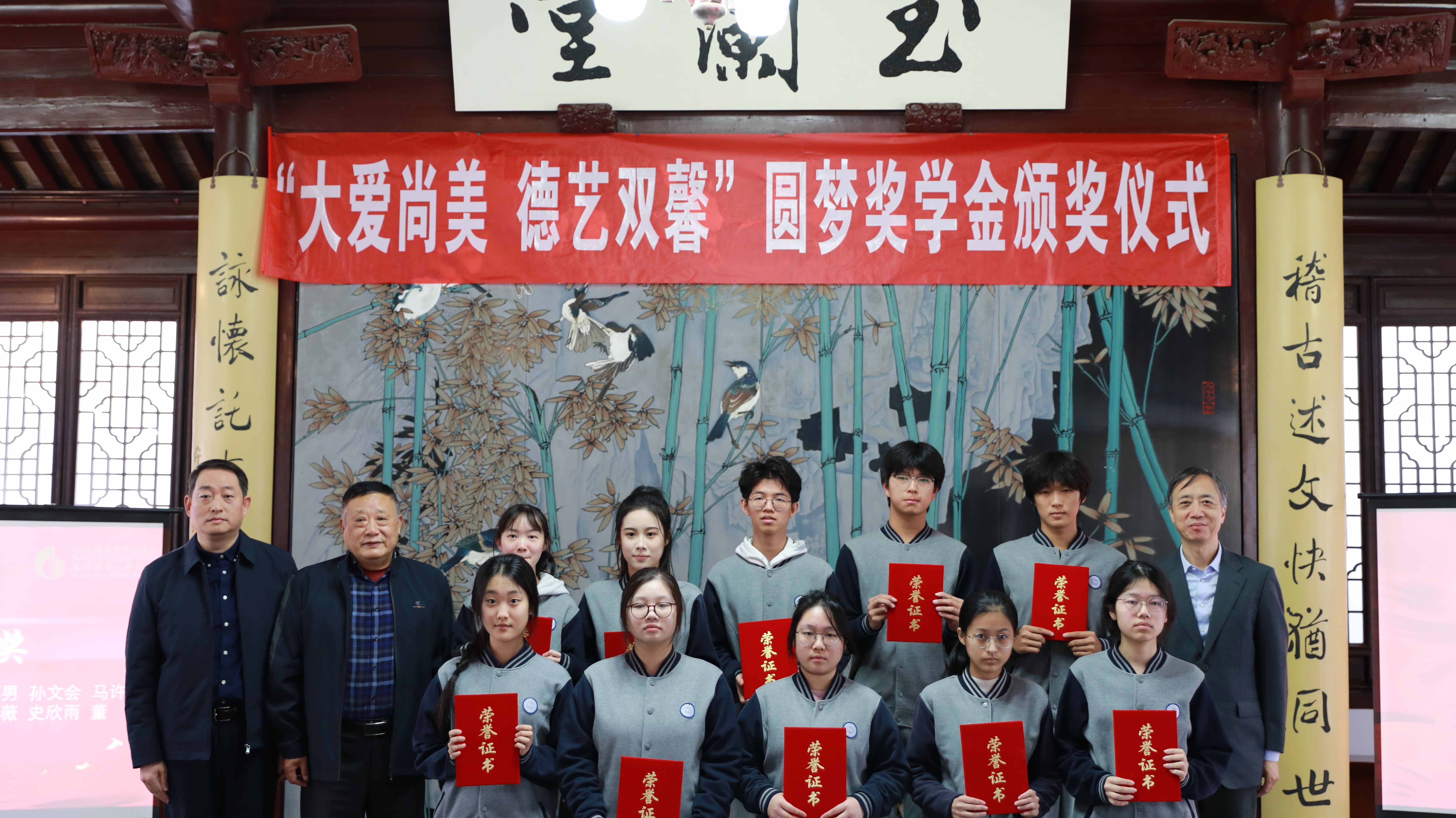 1763102683683172.jpg 5I8A1127.jpg