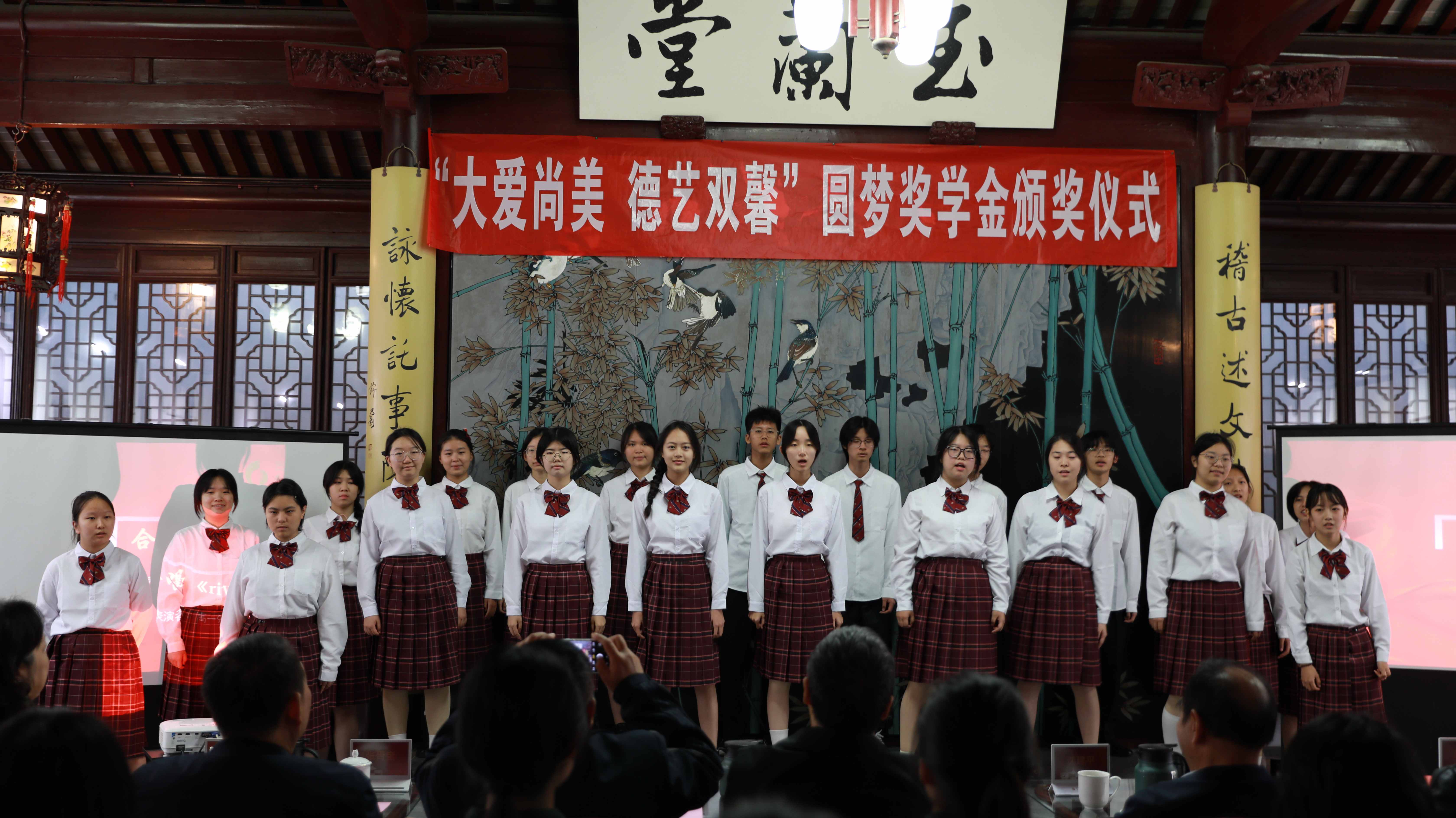 1763102776155215.jpg 5I8A1445.jpg